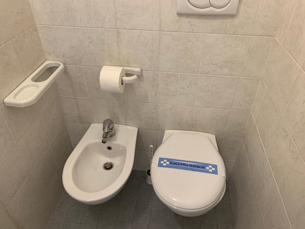 Hotel Levante Convenzionato Oltremare E Italia In Miniatura 里乔内 外观 照片